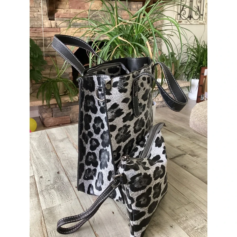 Modern+Chic Leopard Print Tote Bag and Wristlet Set Black WhiteGrey Animal Print